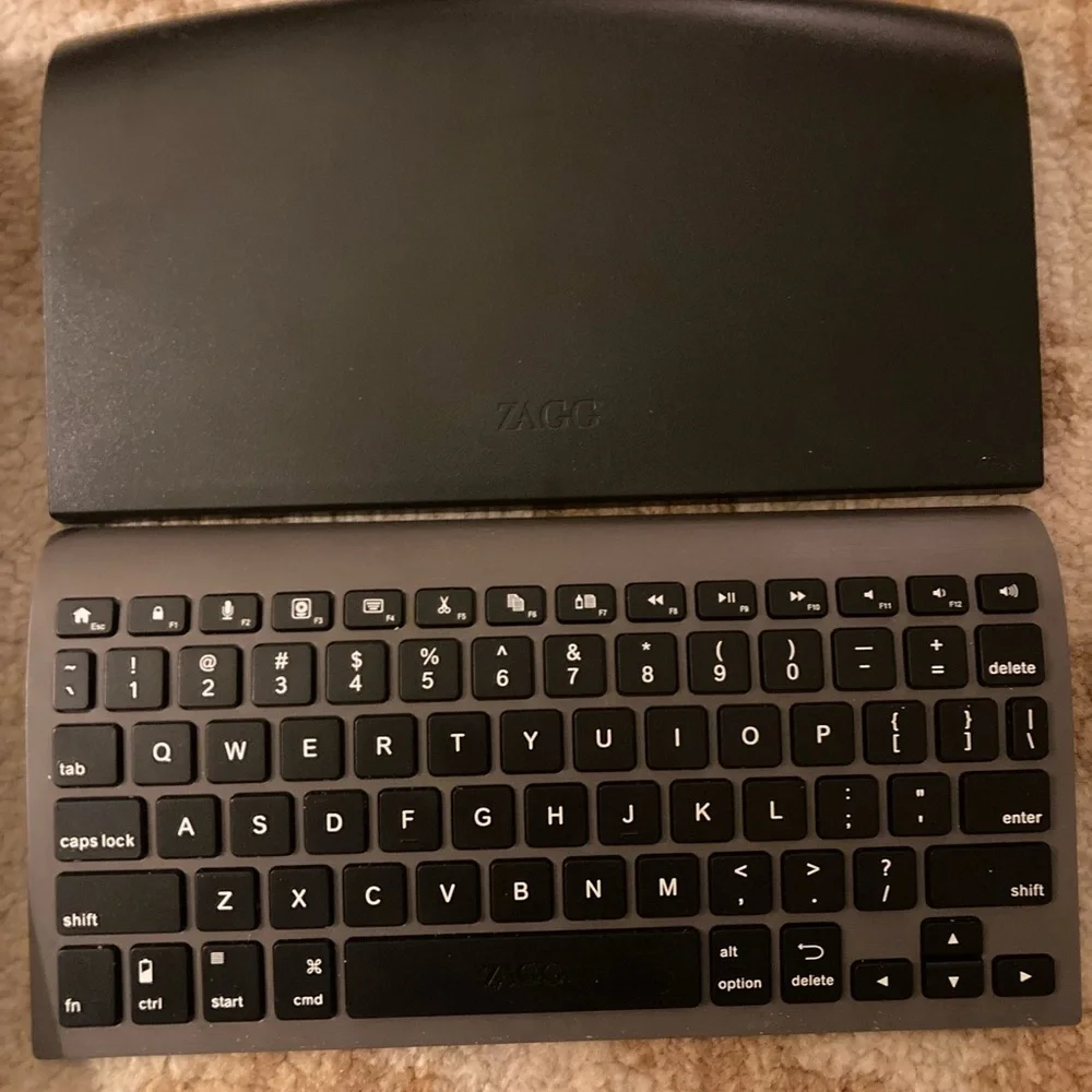 Zagg Universal Bluetooth Keyboard